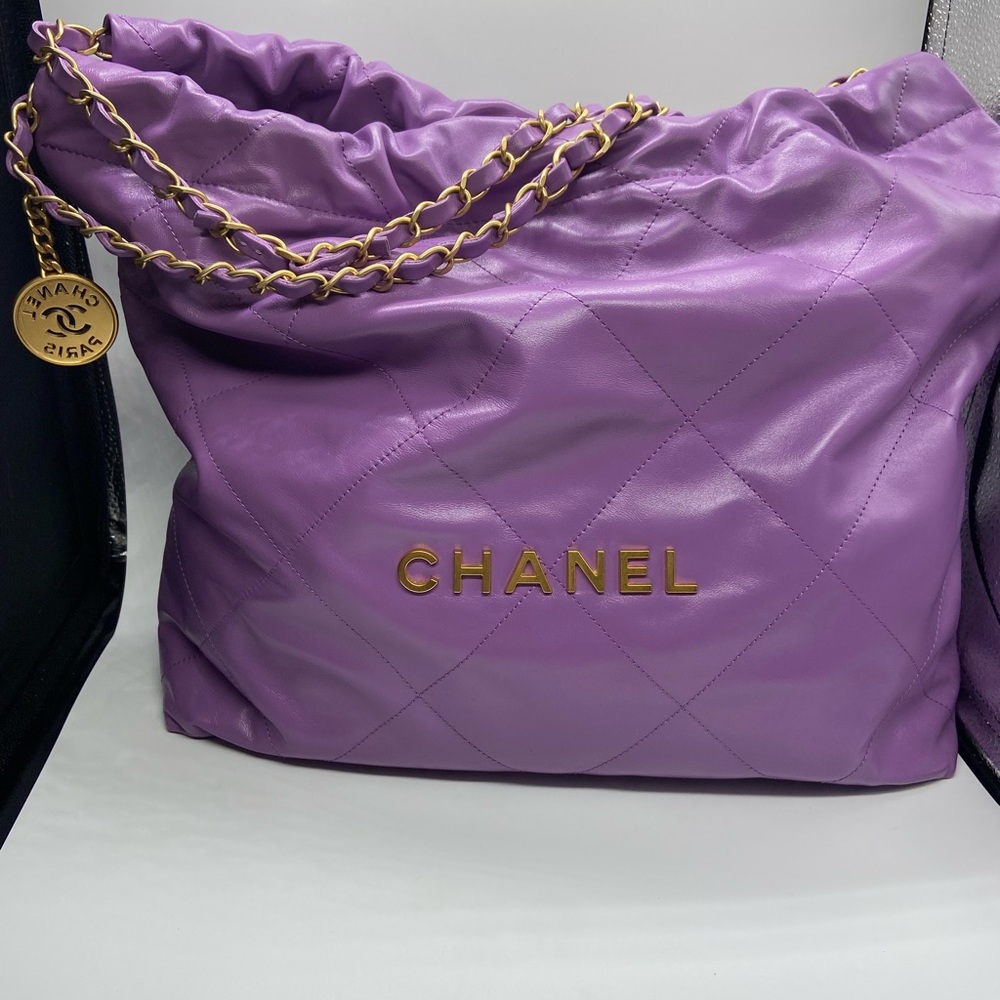 Chanel 22 Hobo medium